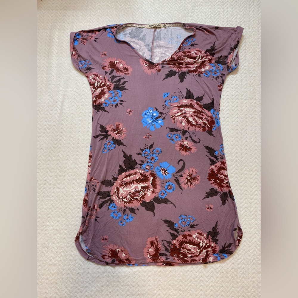 V-neck tshirt dress size small